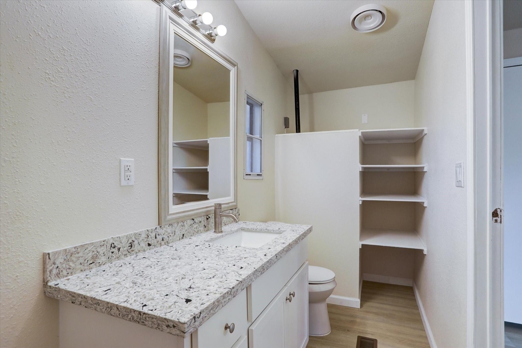 5806 South Highway 35 - Photo 12