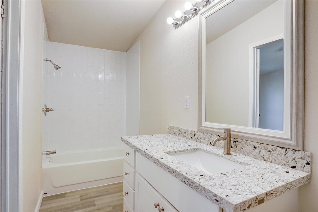 5806 South Highway 35 - Photo 11