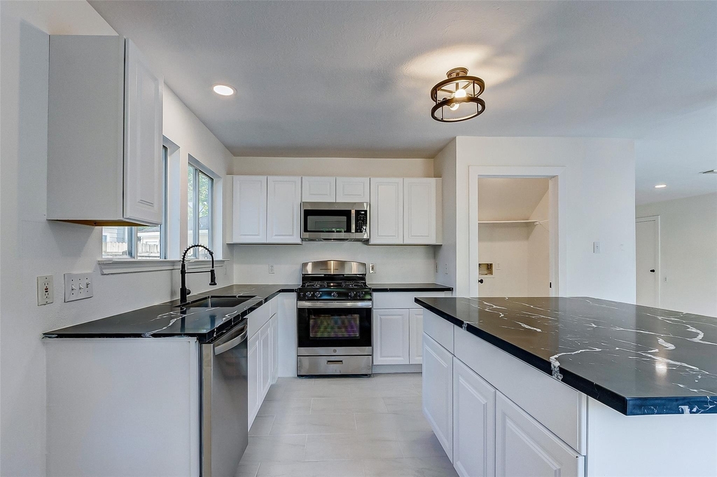 21892 Silver Oak Court - Photo 14
