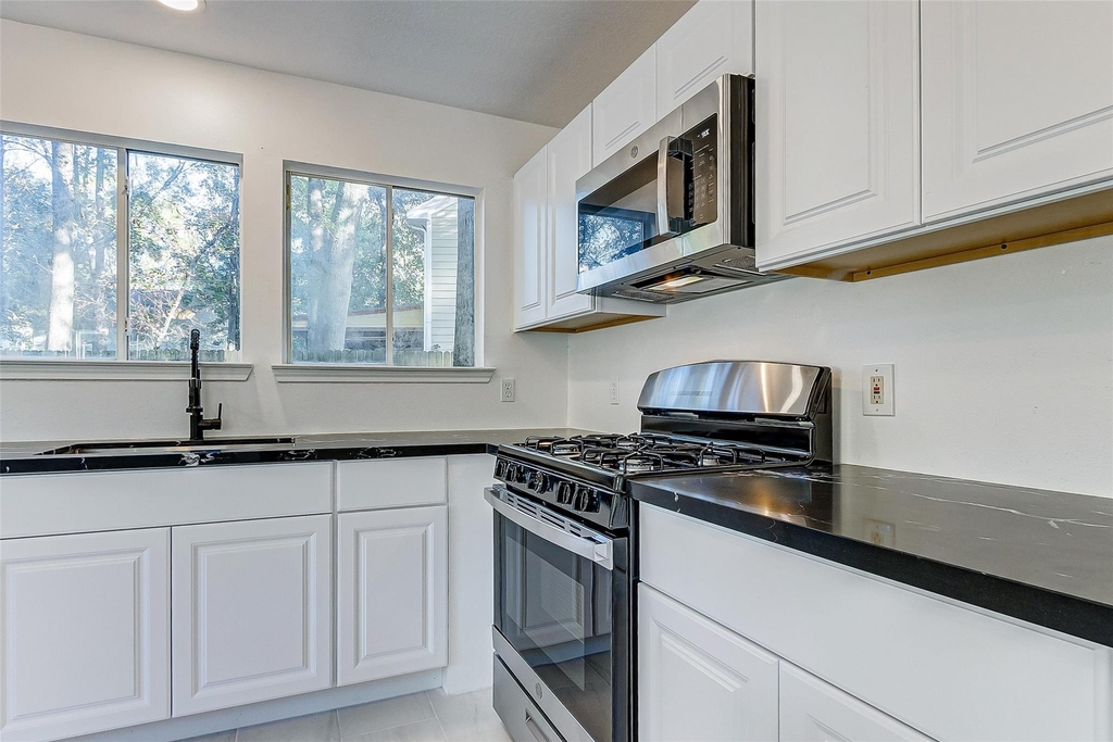 21892 Silver Oak Court - Photo 18