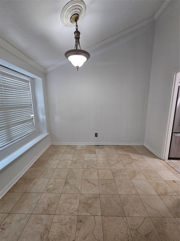 2715 Ashington Drive - Photo 5