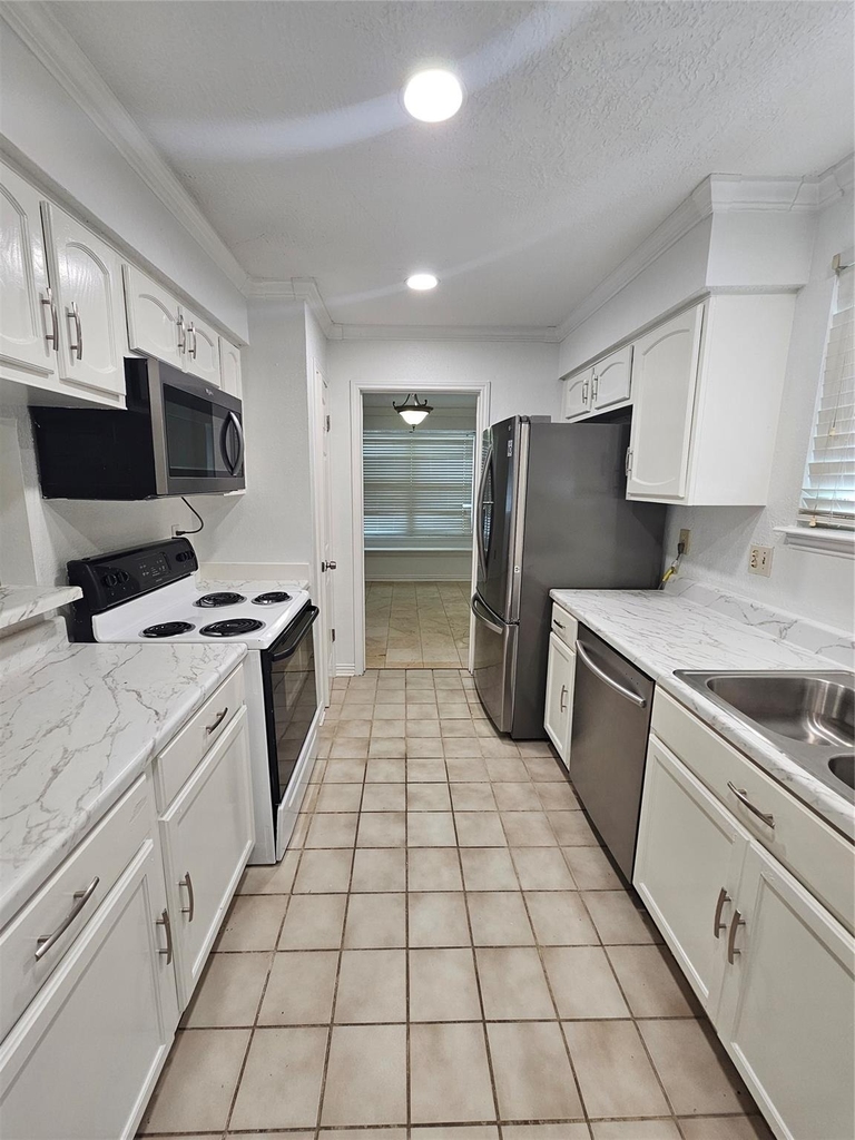2715 Ashington Drive - Photo 7