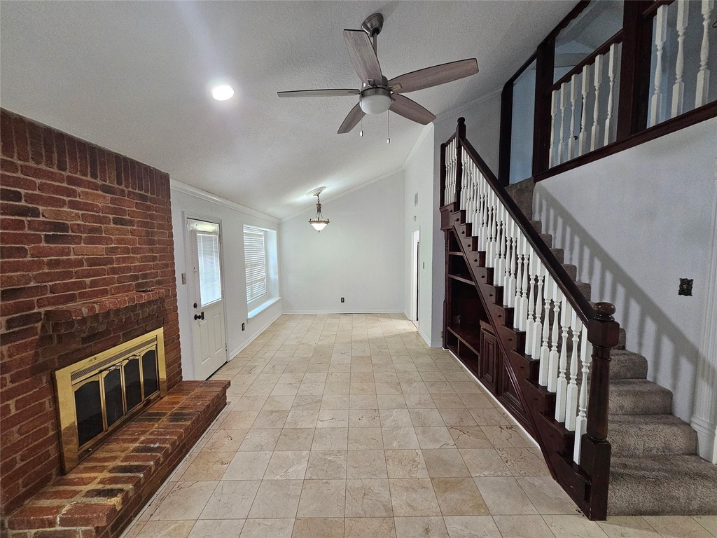 2715 Ashington Drive - Photo 9