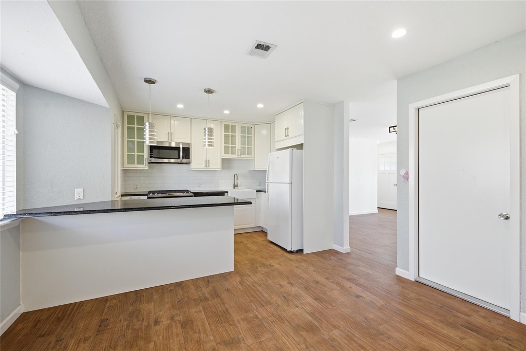 1704 Cherry Orchard Drive - Photo 11