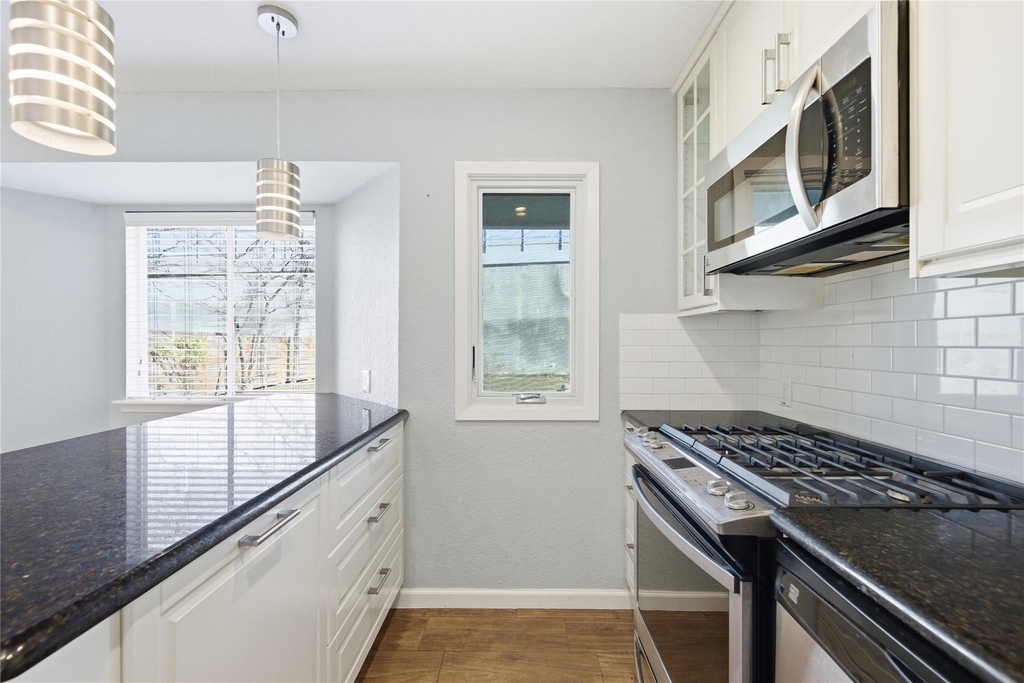 1704 Cherry Orchard Drive - Photo 8