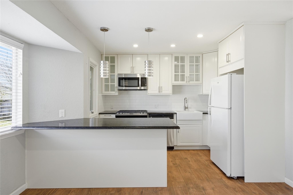 1704 Cherry Orchard Drive - Photo 7