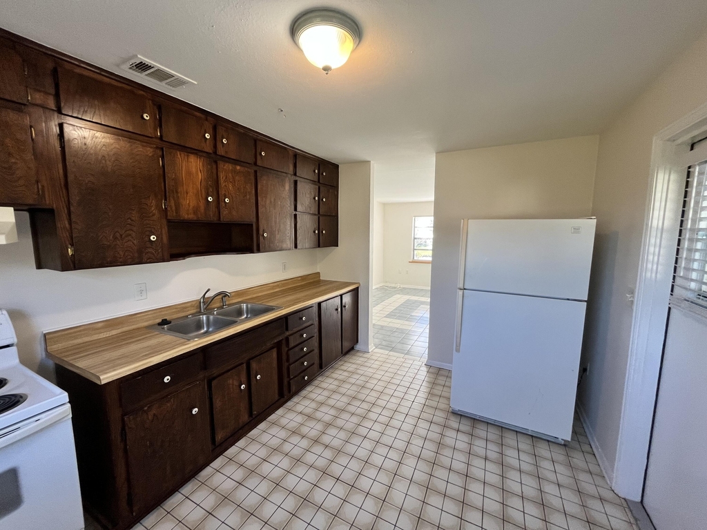 2244 Shelby Drive - Photo 6