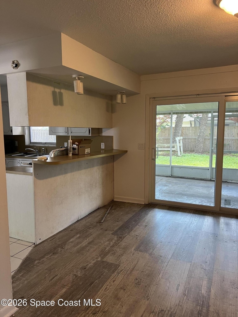 1719 Exeter Drive - Photo 6