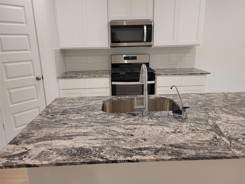 4947 Oakwood Drive - Photo 8