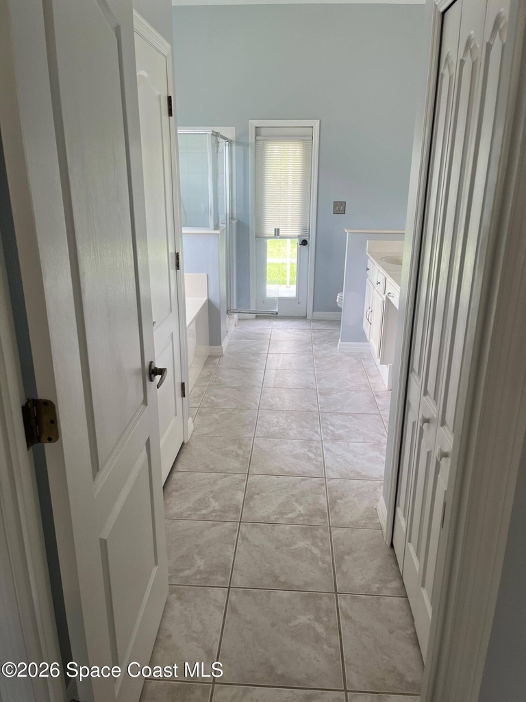 292 Carmel Drive N - Photo 21
