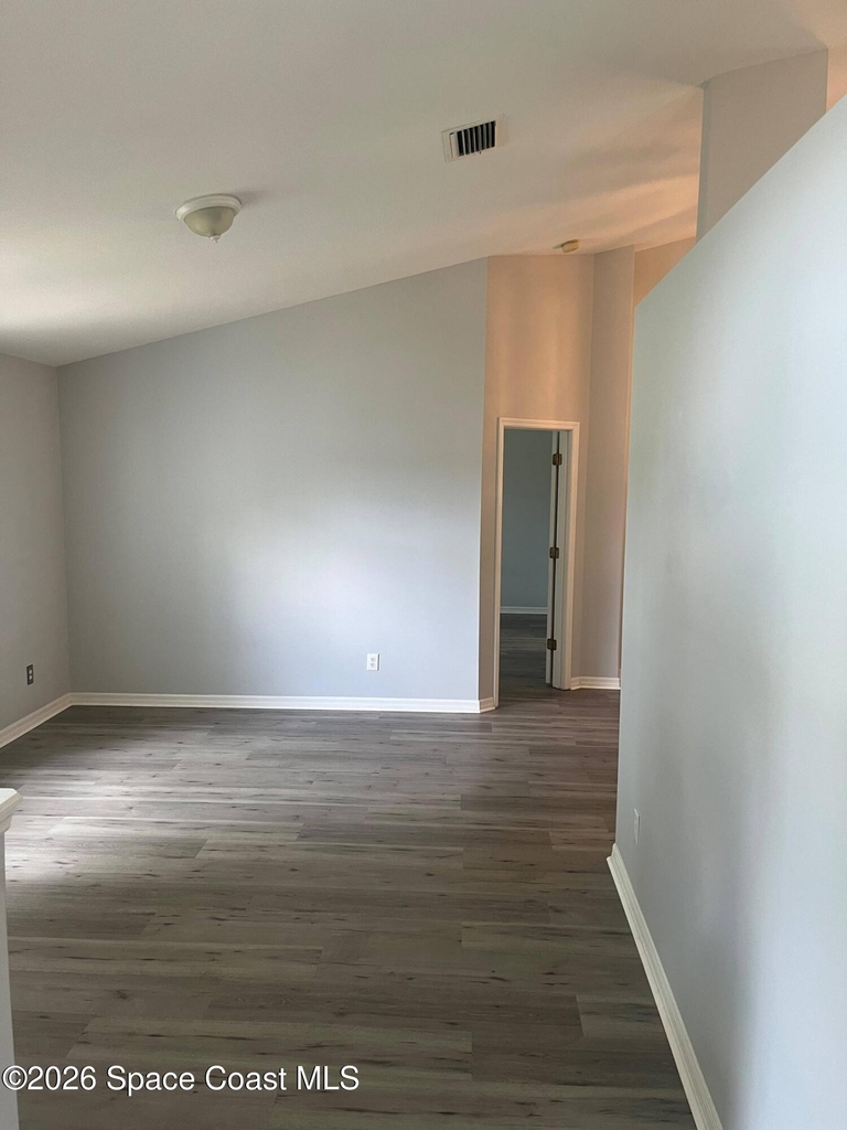 292 Carmel Drive N - Photo 5