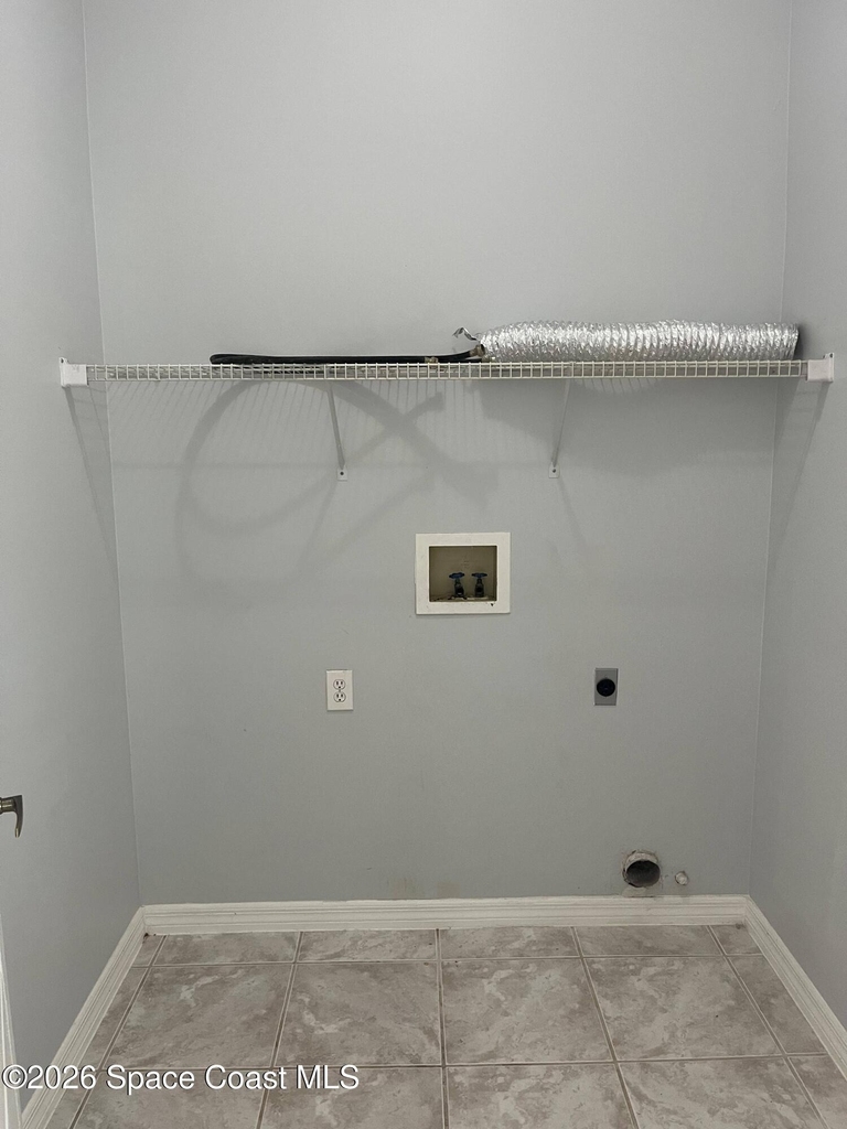 292 Carmel Drive N - Photo 32