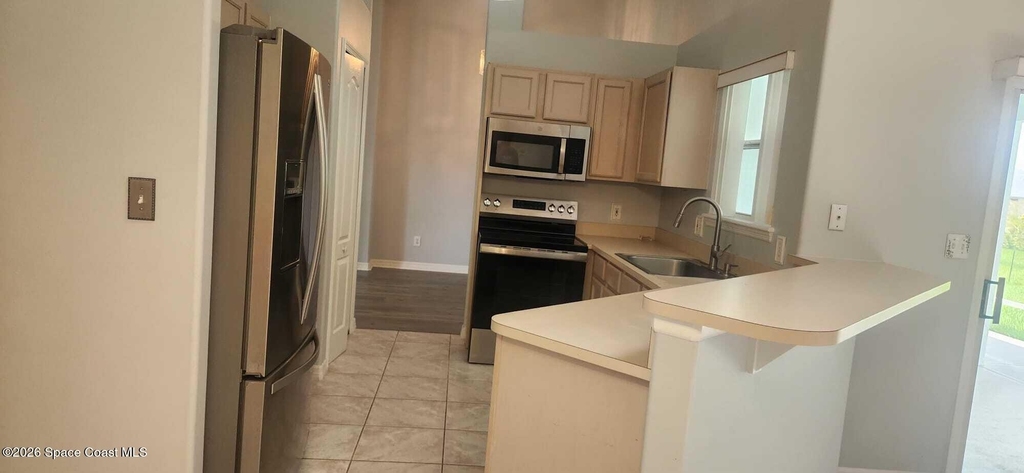 292 Carmel Drive N - Photo 8