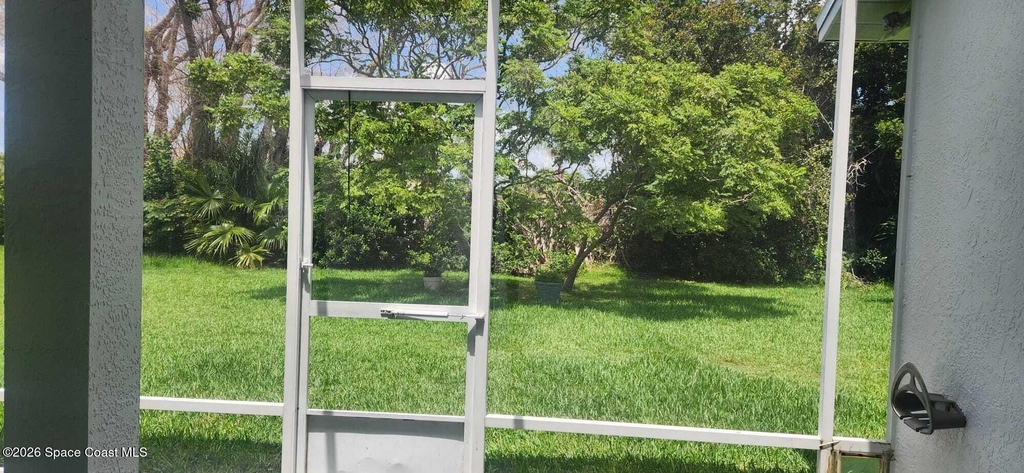 292 Carmel Drive N - Photo 34
