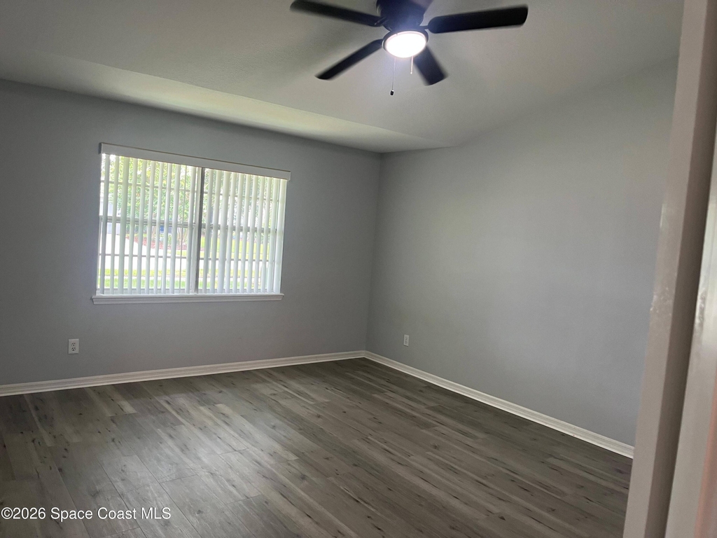 292 Carmel Drive N - Photo 16