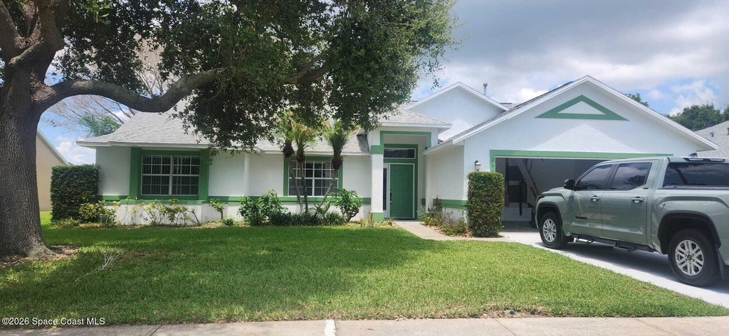292 Carmel Drive N - Photo 1