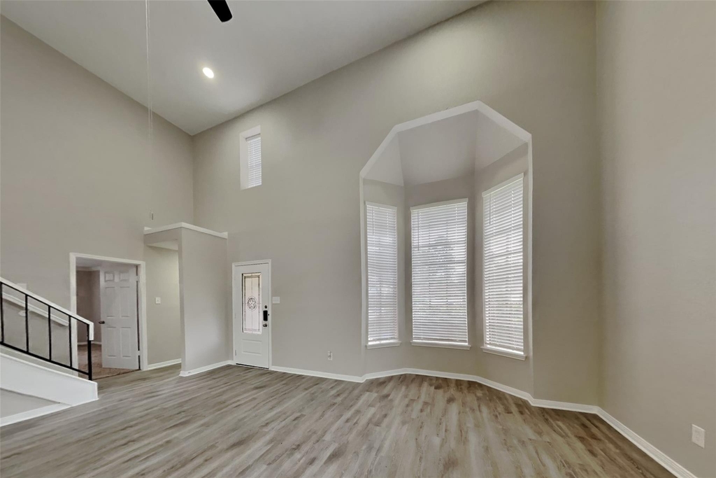 8718 Pines Place Drive - Photo 2