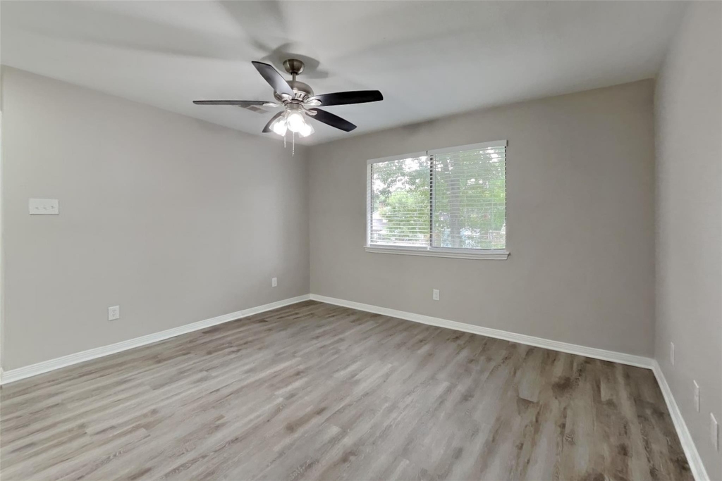 8718 Pines Place Drive - Photo 15
