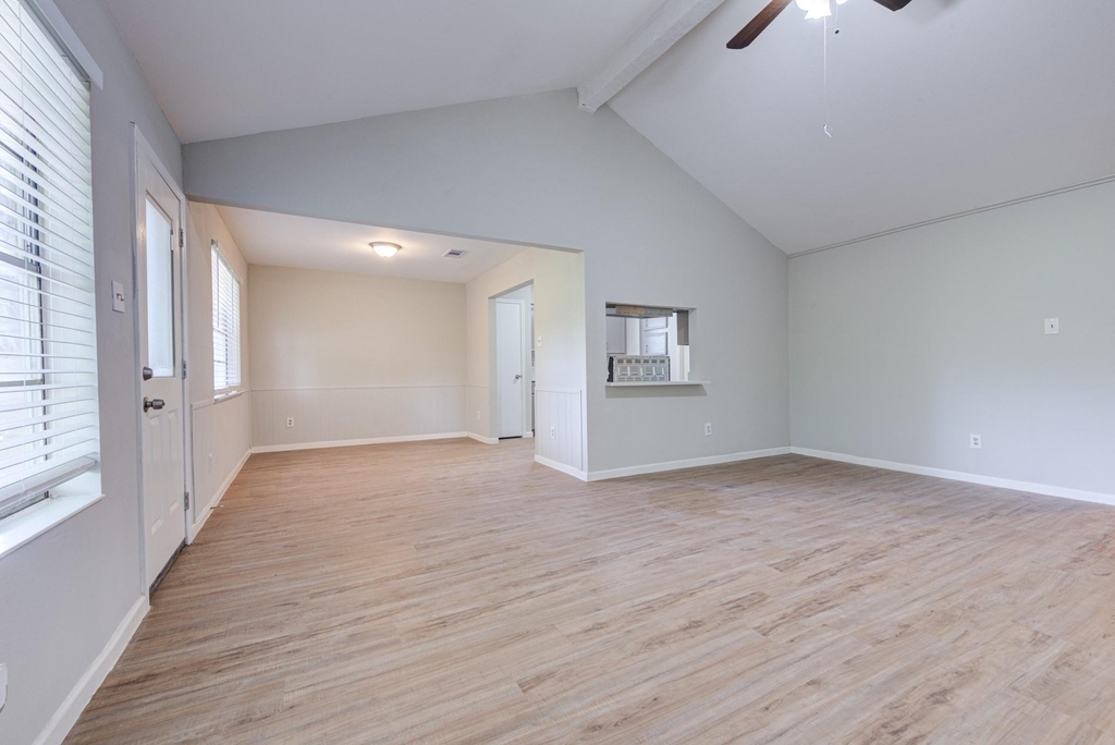 2035 Deerhurst Lane - Photo 4
