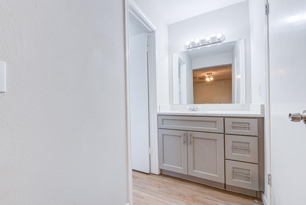 2035 Deerhurst Lane - Photo 10