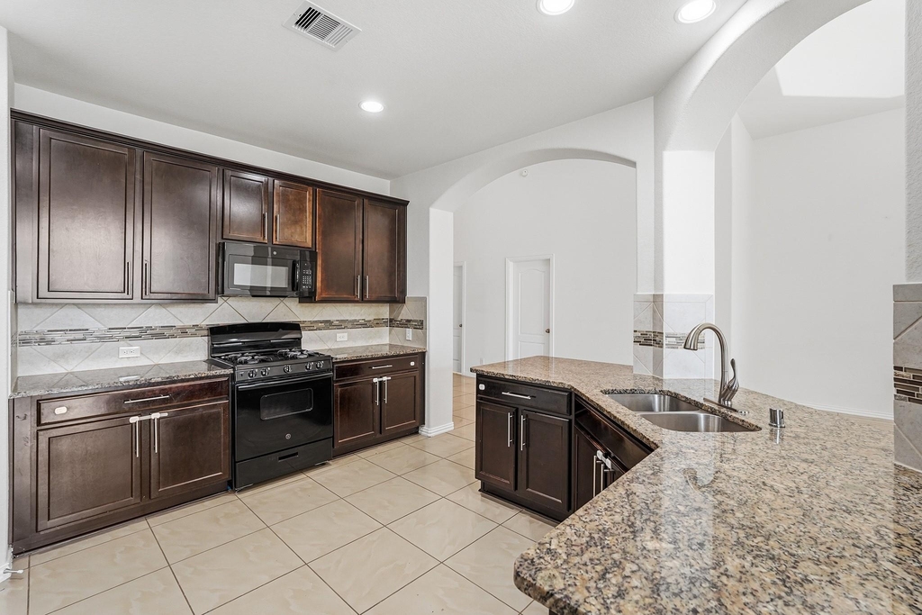 4703 Goldeneye Drive - Photo 14