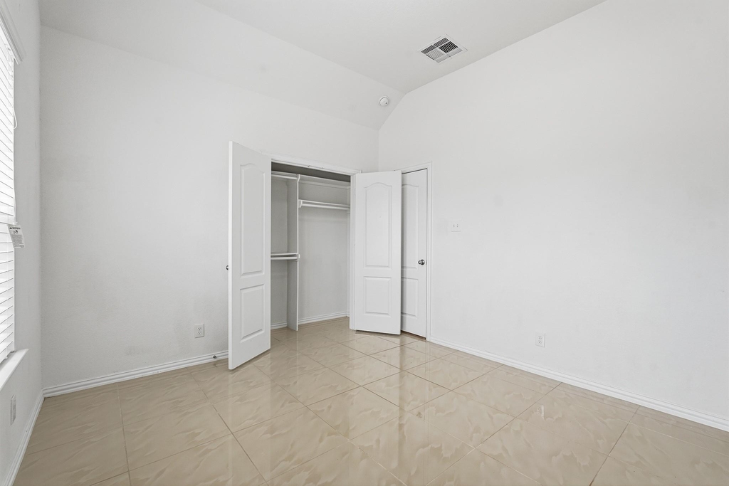 4703 Goldeneye Drive - Photo 4