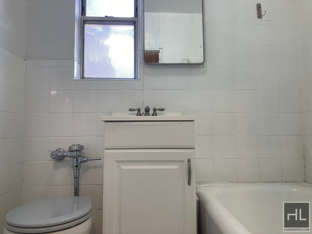 East 19 Street - Photo 5