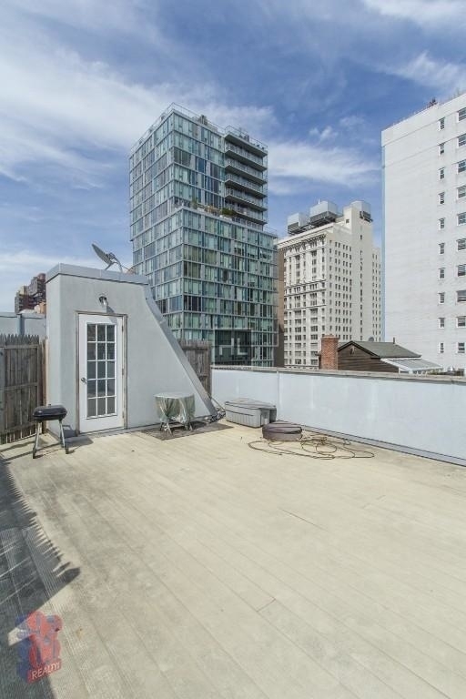 E 13th St. - Photo 3