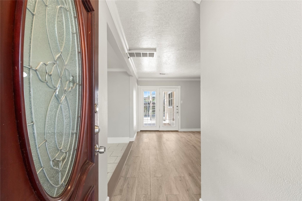 907 Northbend Drive - Photo 3