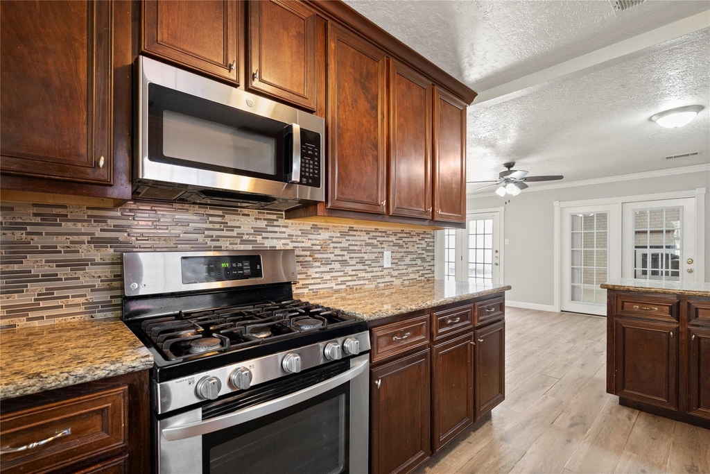 907 Northbend Drive - Photo 8