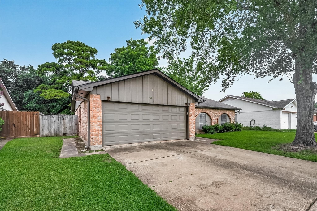 16451 Cavendish Drive - Photo 1
