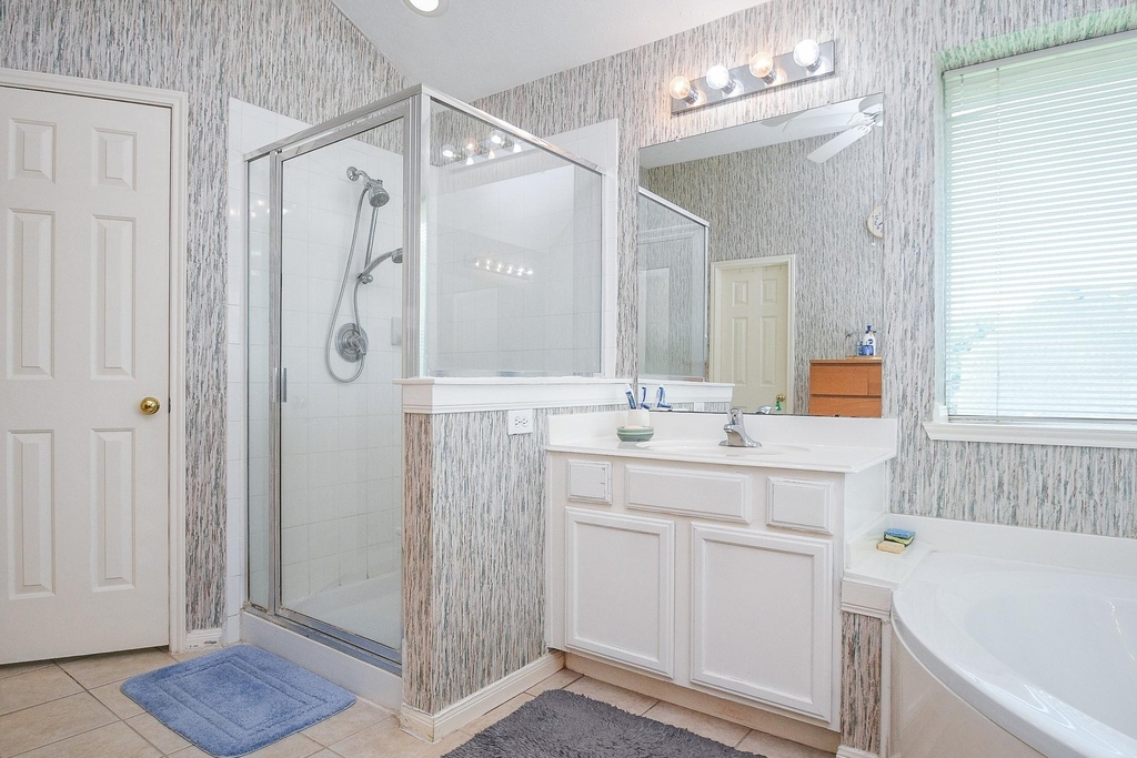 15715 Brookwood Lake Place - Photo 11