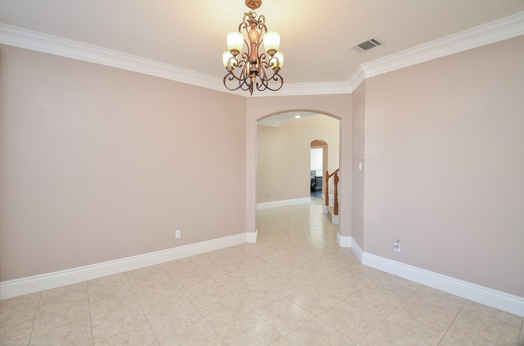 5835 Stratford Gardens Drive - Photo 3