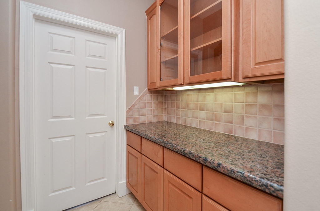 5835 Stratford Gardens Drive - Photo 4