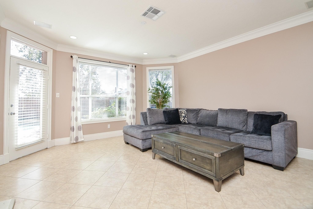 5835 Stratford Gardens Drive - Photo 10