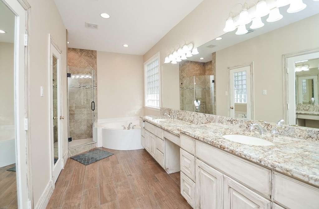 5835 Stratford Gardens Drive - Photo 14