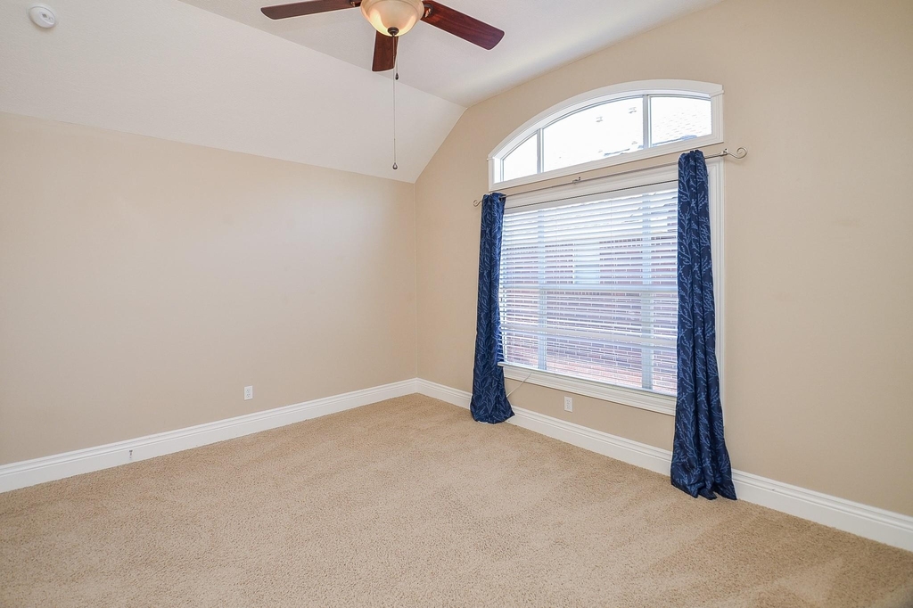 5835 Stratford Gardens Drive - Photo 20