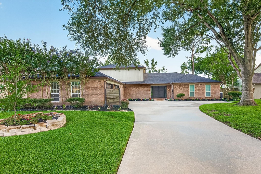 2103 Winged Foot Drive - Photo 0