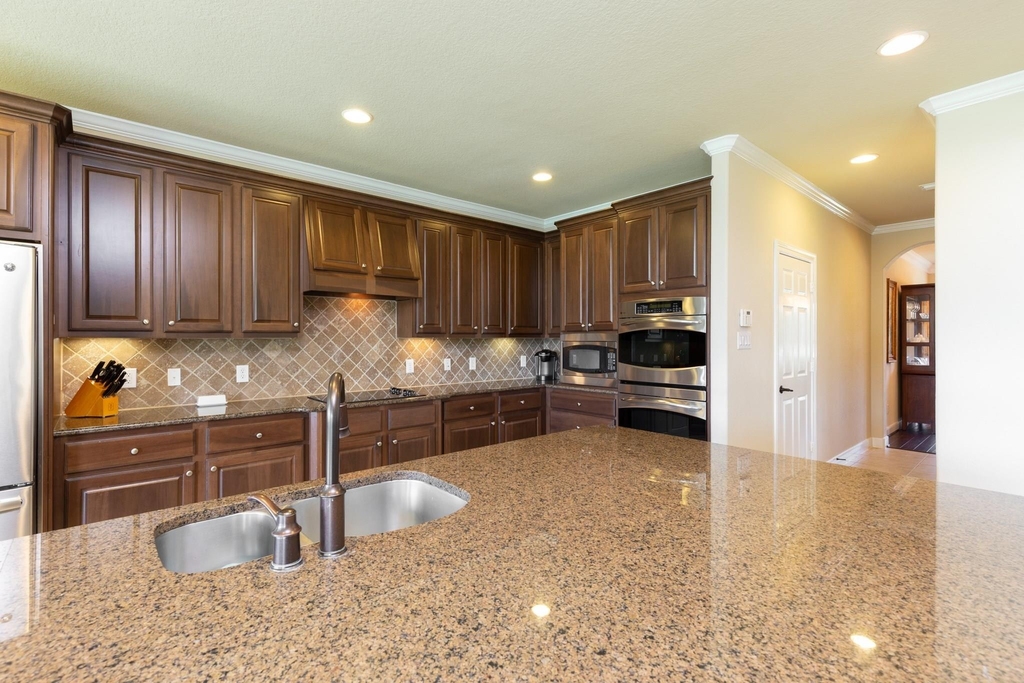 162 W Hullwood Court - Photo 15