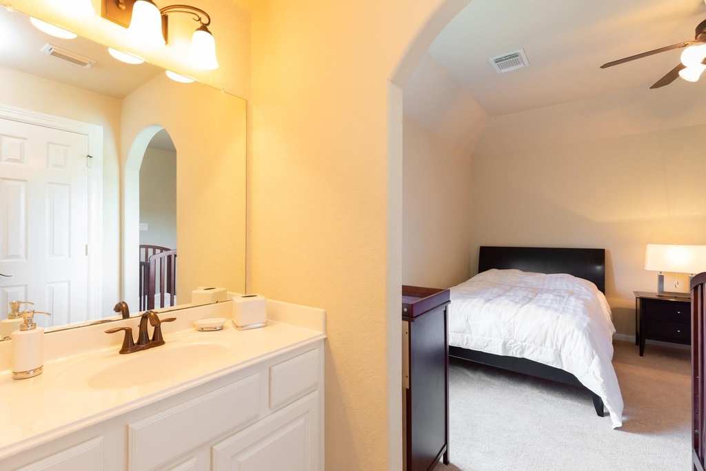 162 W Hullwood Court - Photo 42
