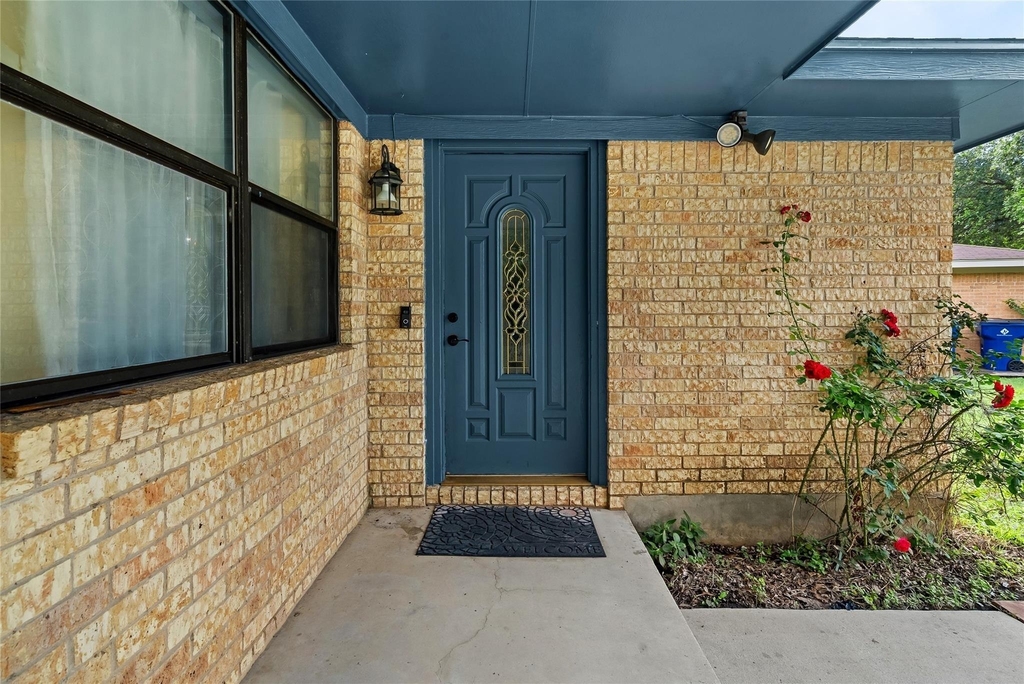 135 Navajo Circle - Photo 2