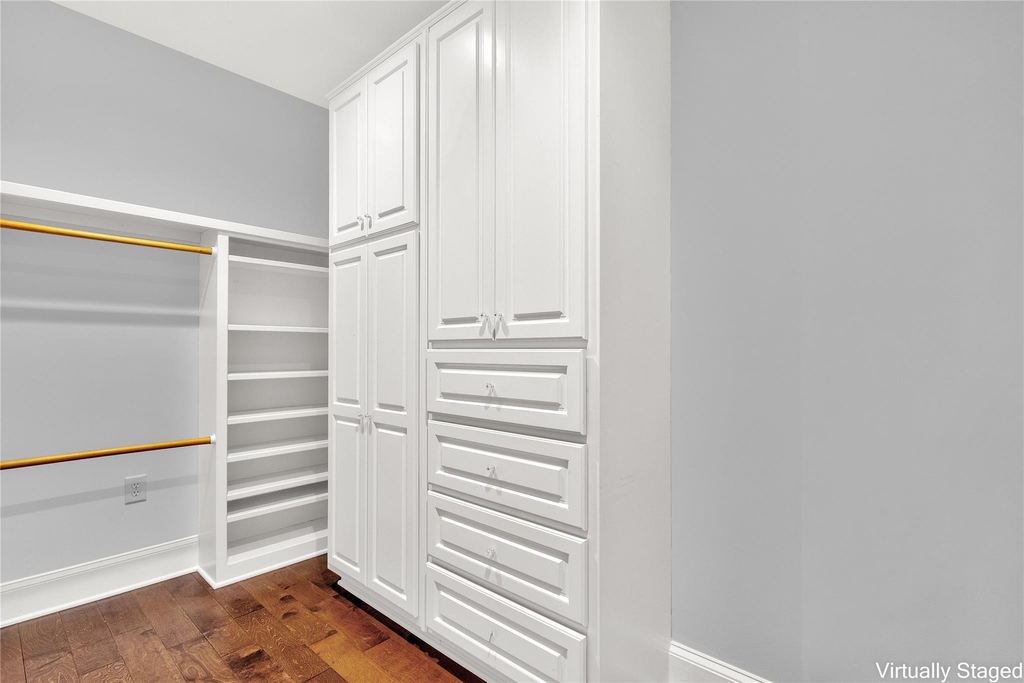 250 W Washington Street - Photo 11