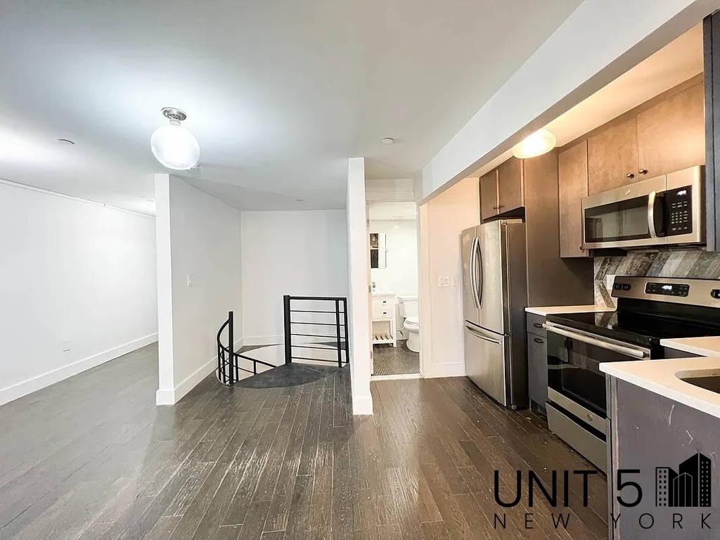 1114 Halsey Street - Photo 1