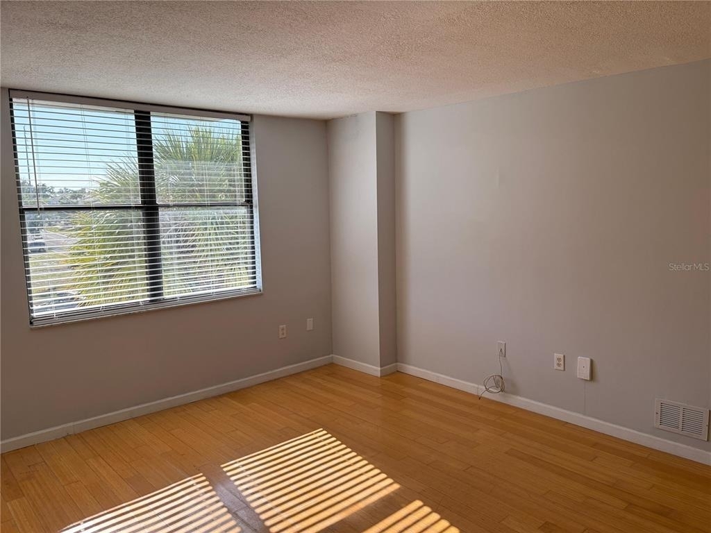 701 S Madison Avenue - Photo 4