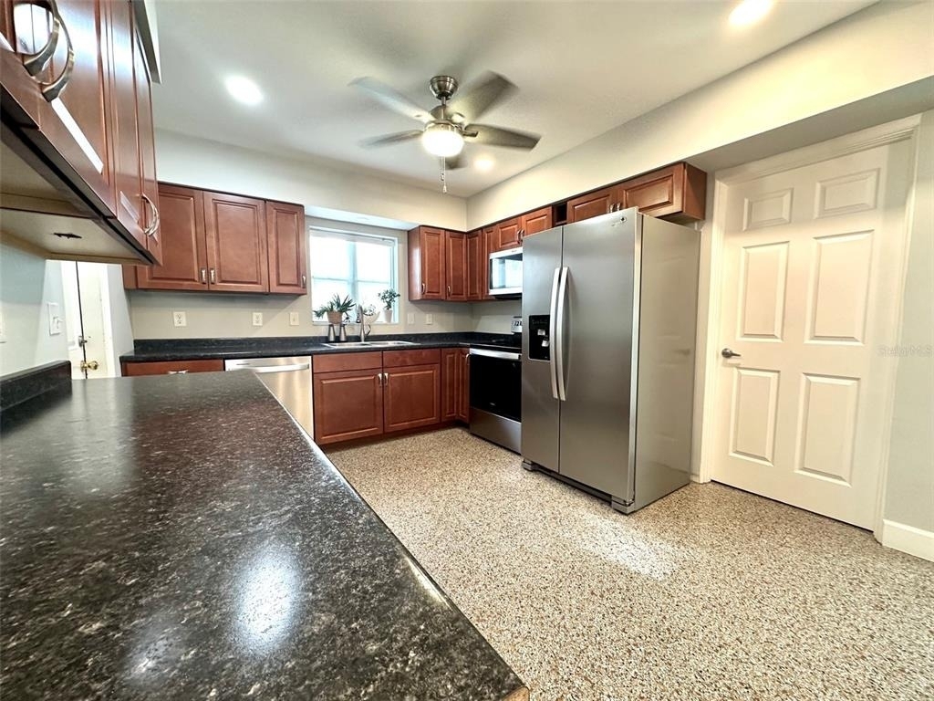 126 11th Avenue Sw - Photo 3