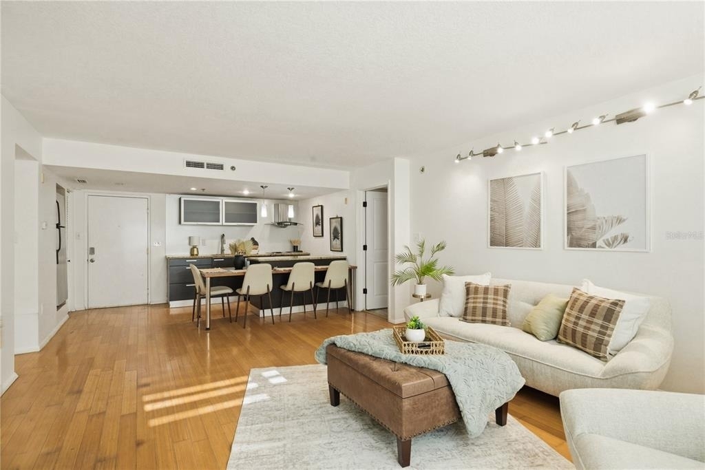 701 S Madison Avenue - Photo 5