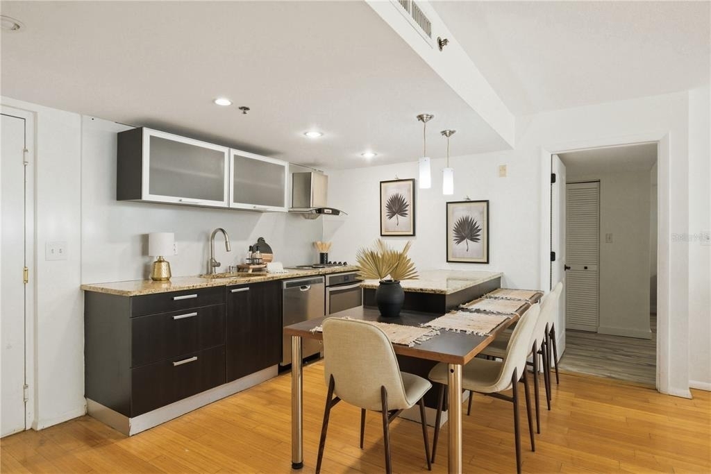 701 S Madison Avenue - Photo 10