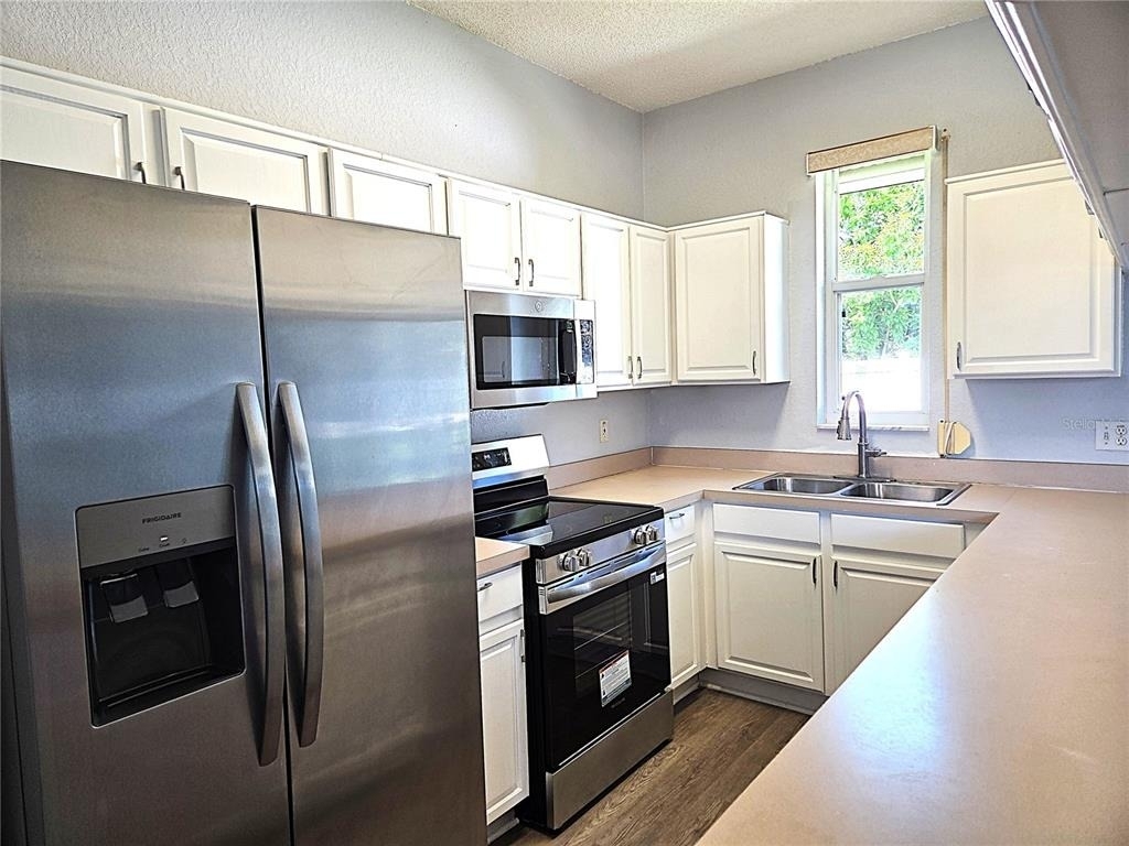 11641 59th Street N - Photo 1
