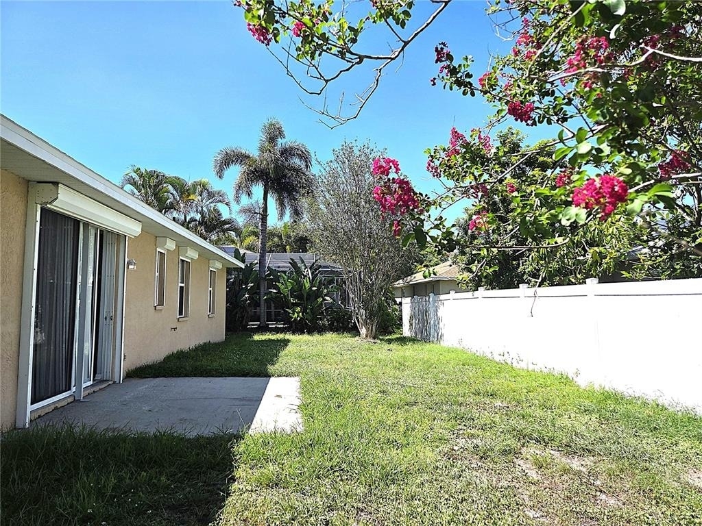 11641 59th Street N - Photo 25
