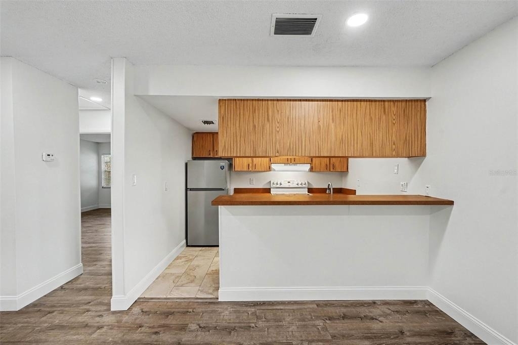 9208 N Connechusett Road - Photo 9